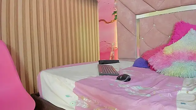 Scarlet_Moon_ webcam