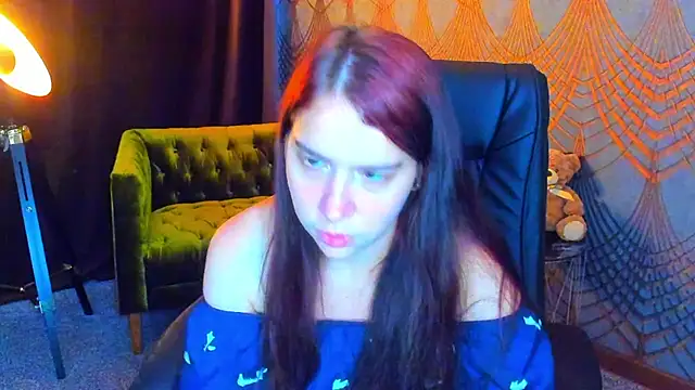 Livia_Shy webcam