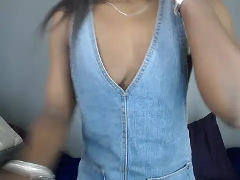 KhadaJah webcam