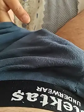 MadaamJizz_DickLewd webcam