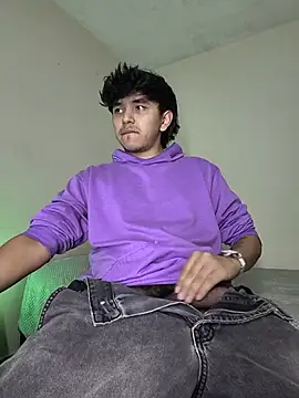 Thiago_Wc live cam on StripChat