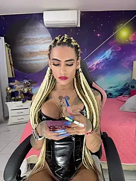 Nella_Dolls live cam on StripChat
