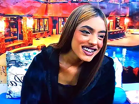 IndianPretty14u2Luv webcam