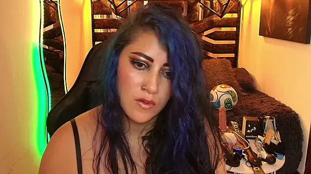 scarleth_blue webcam