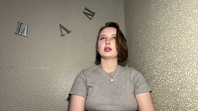 LovieClausing webcam