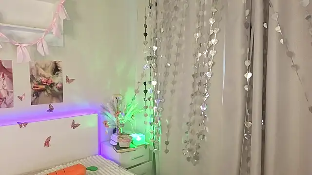 Milly_Lane webcam