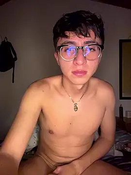 CamiRojas_boy Live Webcam on Stripchat