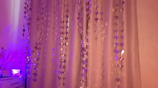 Milly_Lane live cam on StripChat