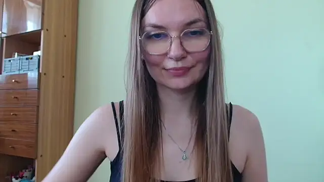 LooveELLYx webcam