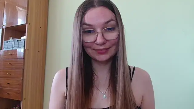 LooveELLYx webcam