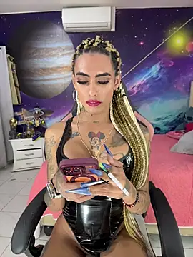 Model: Nella_Dolls