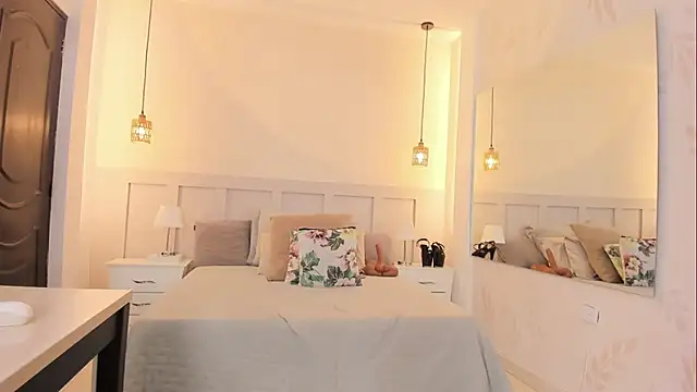 MartinaGuzmann live sex cam