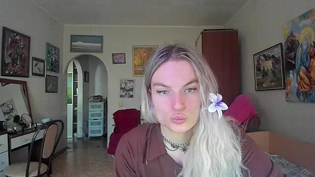 milliKira006 webcam