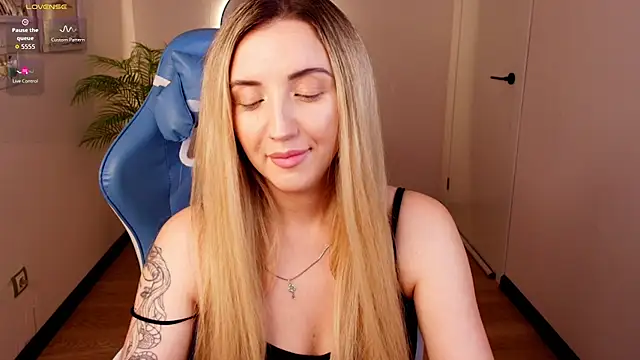 White_F0x webcam