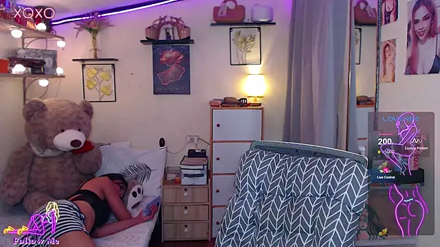 izabella_moore webcam