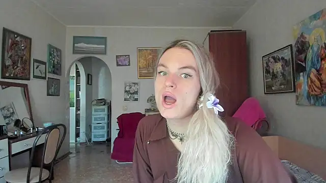 milliKira006 webcam