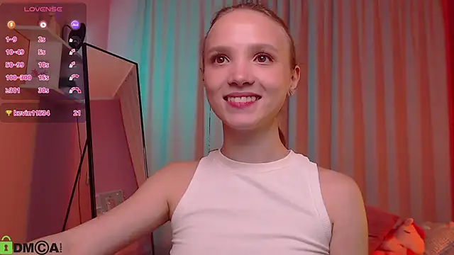 Adria_Arjona webcam