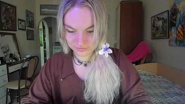 milliKira006 webcam