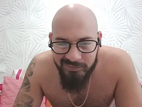 lachy2410 (M young) - #beardy #big-cocks #cheap-privates #chunky #cumshot #handjob #latin #office #outdoor #penis-ring #recordable-publics #shaven #small-audience #smoking #spanish-speaking #straight #striptease #uncut #young