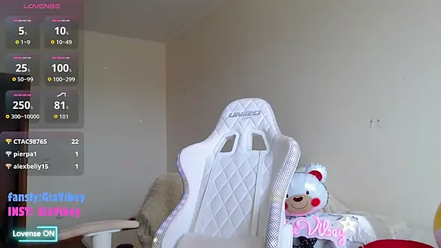 Gia_Vibey webcam