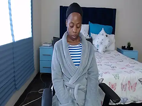 QUEENMANDYY webcam