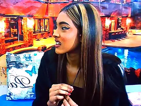 IndianPretty14u2Luv webcam