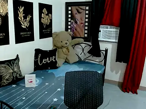 UrhotGoddess webcam