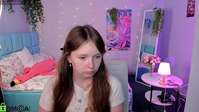 boozekirs_ (F young) - Show my bra