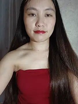 Cherry-squirtt live cam on StripChat