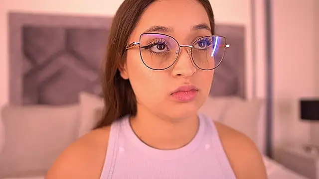 MiaKay1 webcam