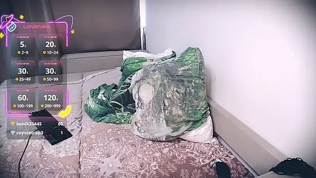 Littlepinkcat live cam