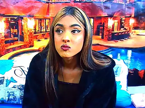 IndianPretty14u2Luv webcam