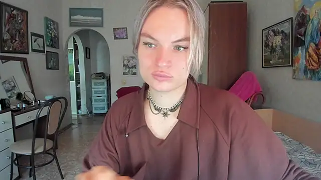milliKira006 webcam