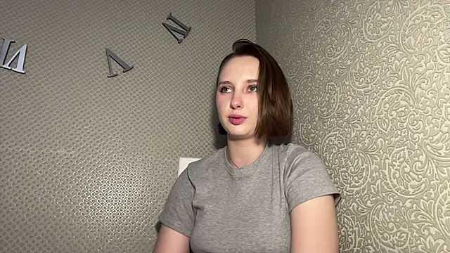 LovieClausing webcam