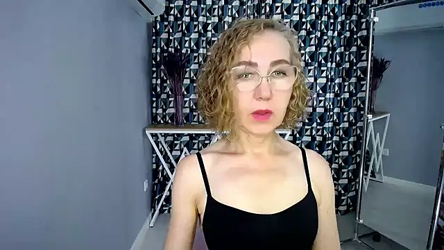 queen_a_n_i webcam