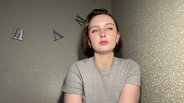 LovieClausing webcam