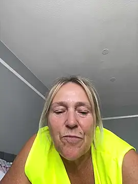 Blondnboujee53 webcam