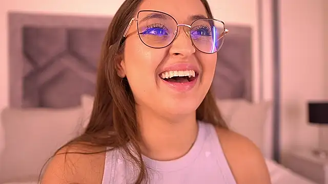 MiaKay1 webcam