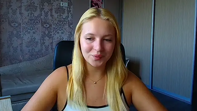 Milka_kiss_ webcam