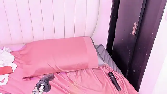 sharlotthe_bigass webcam
