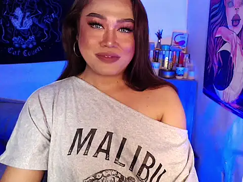 MelindaOnDuty_ webcam