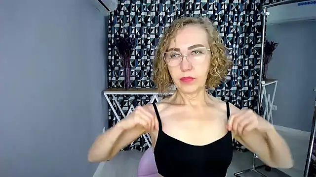 queen_a_n_i webcam