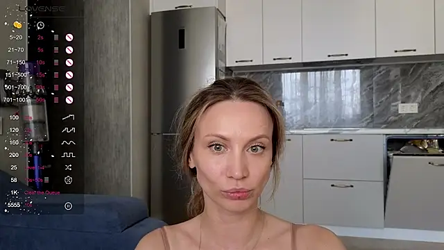 Alice_Wonders webcam