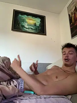 Toyjungee's live cam