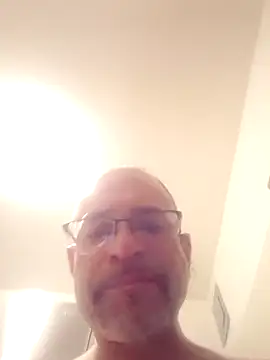 Curious9884 webcam