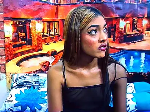 IndianPretty14u2Luv webcam