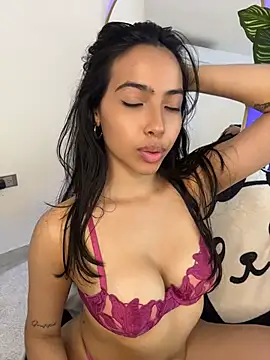 _Emily_Thompson_ live cam