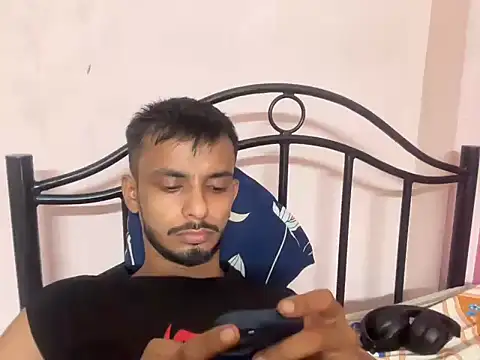 CutieDickBoiii webcam