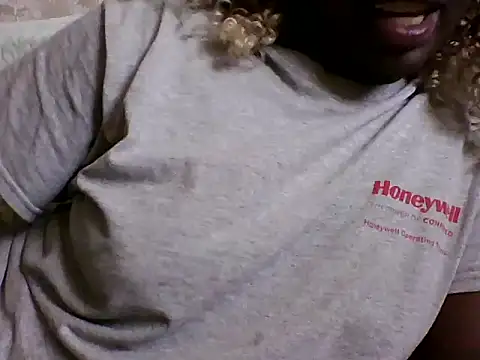 lucyswee webcam