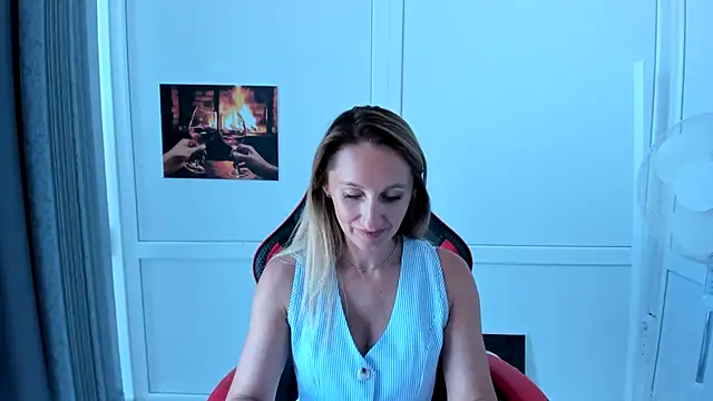 LilyDreamm webcam